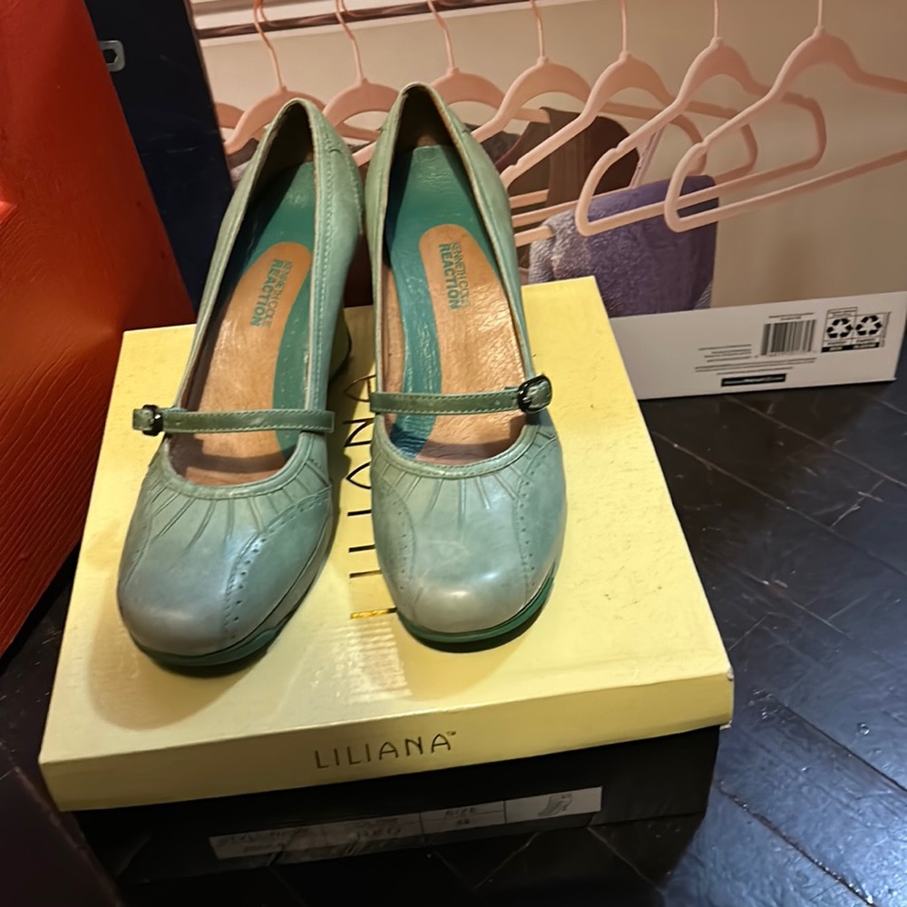 Kenneth Cole’s Reaction Mary Jane wedges gently used 9.